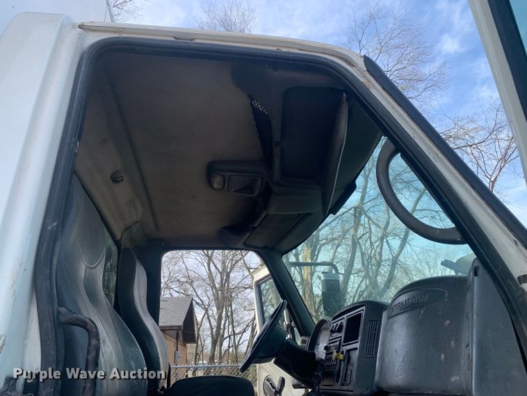 image for item MM9714 2007 International 4300  box truck