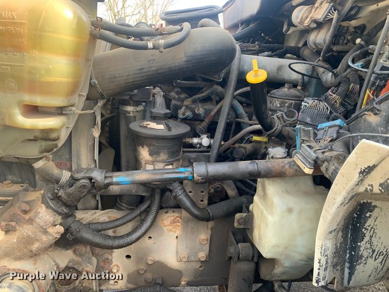 image for item MM9714 2007 International 4300  box truck