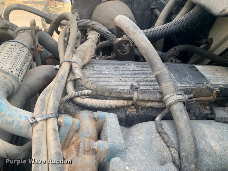 image for item MM9714 2007 International 4300  box truck