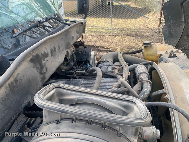 image for item MM9714 2007 International 4300  box truck