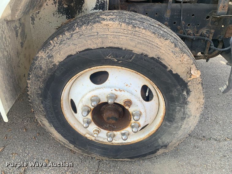 image for item MM9714 2007 International 4300  box truck