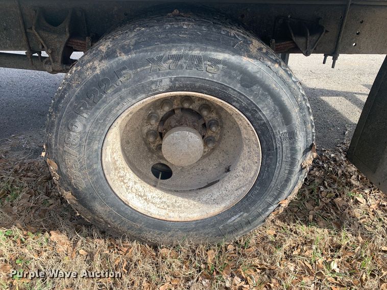 image for item MM9714 2007 International 4300  box truck