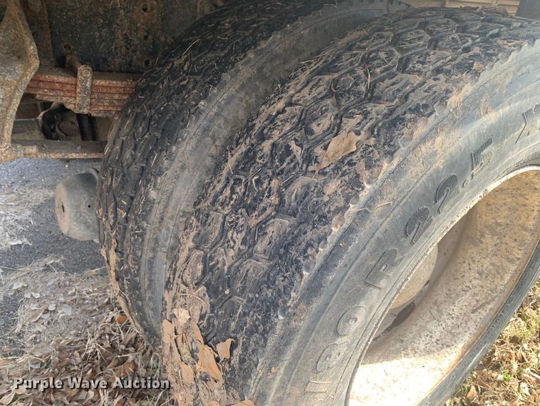 image for item MM9714 2007 International 4300  box truck