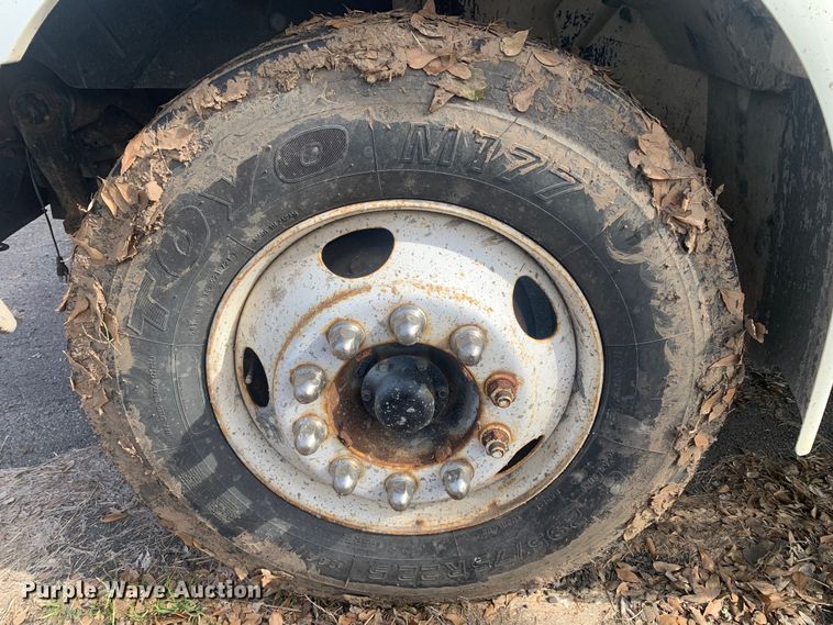 image for item MM9714 2007 International 4300  box truck