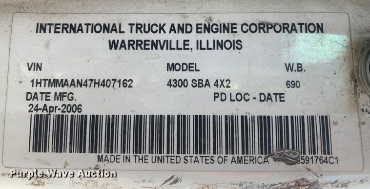 image for item MM9714 2007 International 4300  box truck