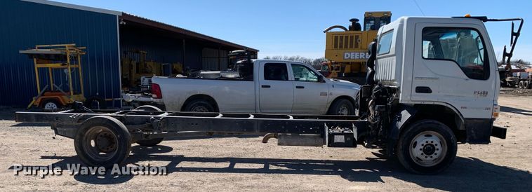 image for item MM9748 2007 International CF600  truck cab and chassis