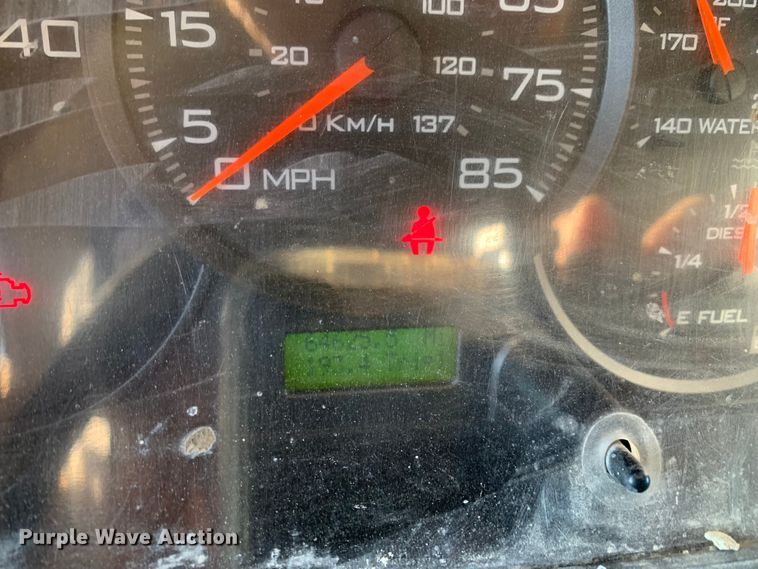 image for item MM9748 2007 International CF600  truck cab and chassis