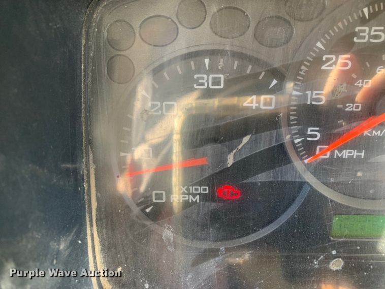 image for item MM9748 2007 International CF600  truck cab and chassis