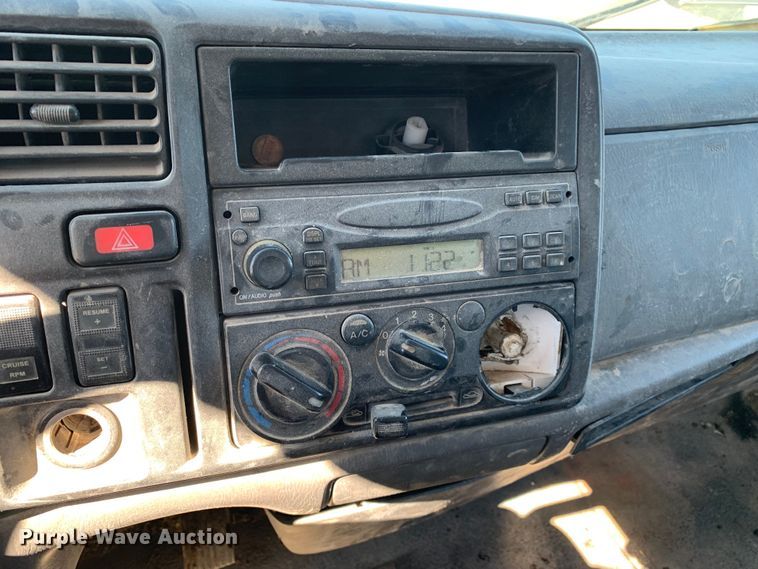 image for item MM9748 2007 International CF600  truck cab and chassis