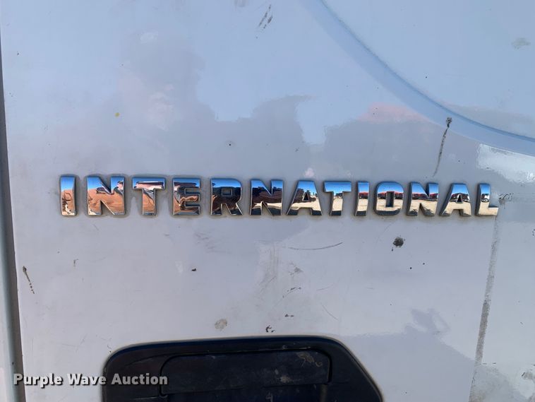 image for item MM9748 2007 International CF600  truck cab and chassis