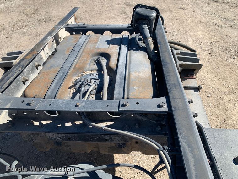 image for item MM9748 2007 International CF600  truck cab and chassis
