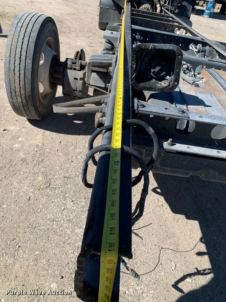 image for item MM9748 2007 International CF600  truck cab and chassis