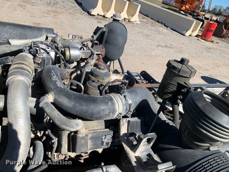 image for item MM9748 2007 International CF600  truck cab and chassis