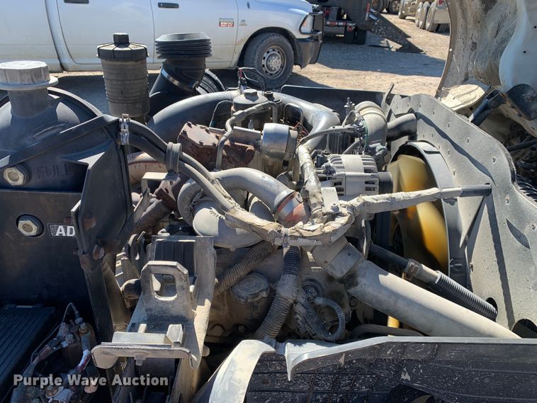 image for item MM9748 2007 International CF600  truck cab and chassis