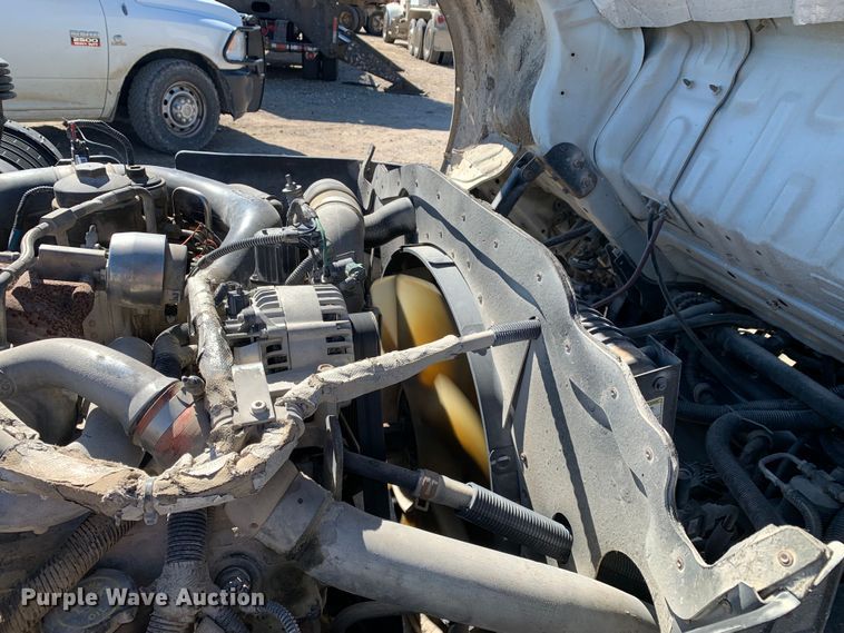 image for item MM9748 2007 International CF600  truck cab and chassis