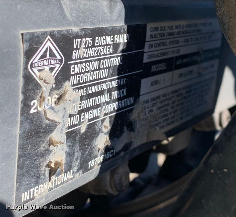 image for item MM9748 2007 International CF600  truck cab and chassis