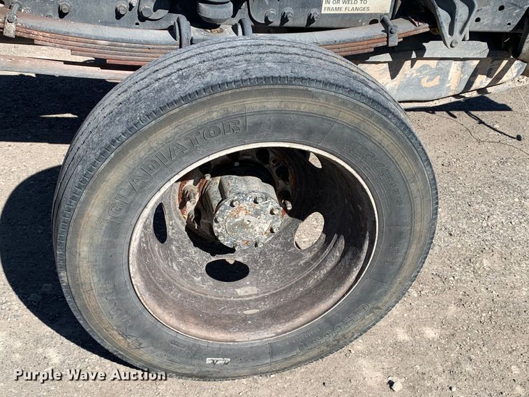 image for item MM9748 2007 International CF600  truck cab and chassis