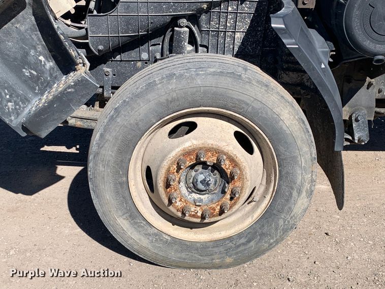 image for item MM9748 2007 International CF600  truck cab and chassis