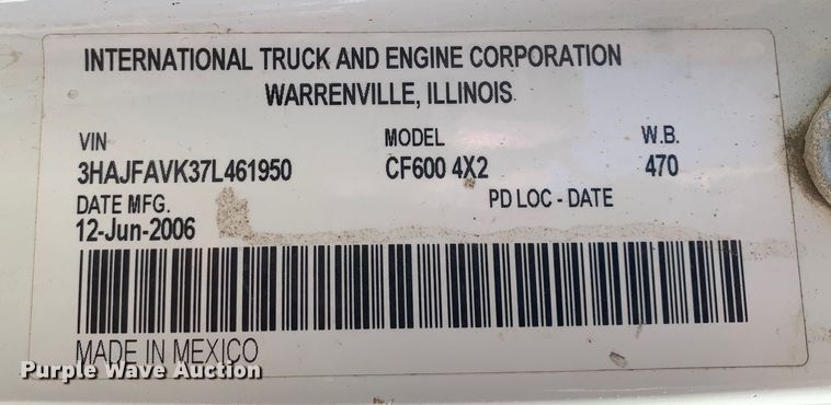 image for item MM9748 2007 International CF600  truck cab and chassis