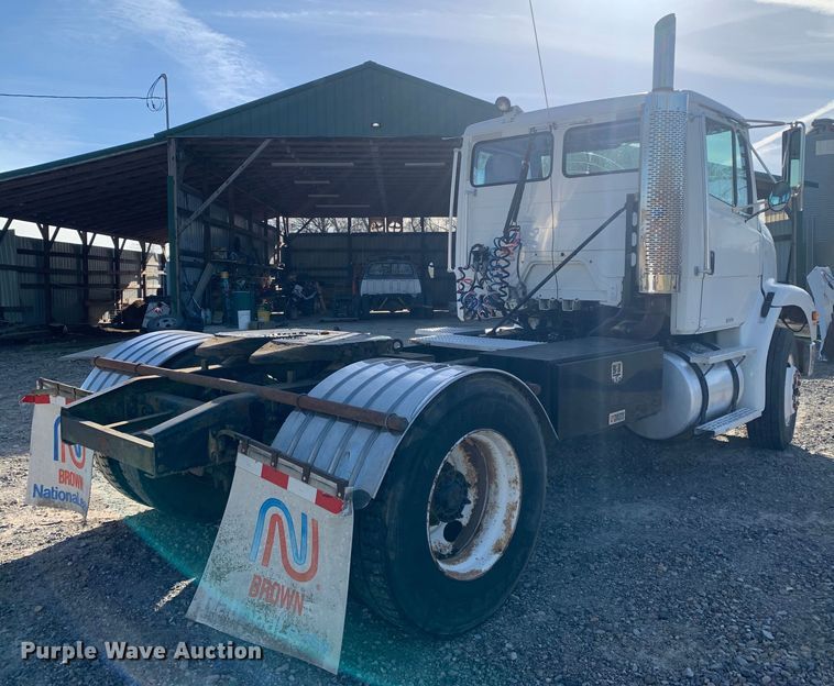 image for item MM9771 1999 Freightliner FL112  semi truck