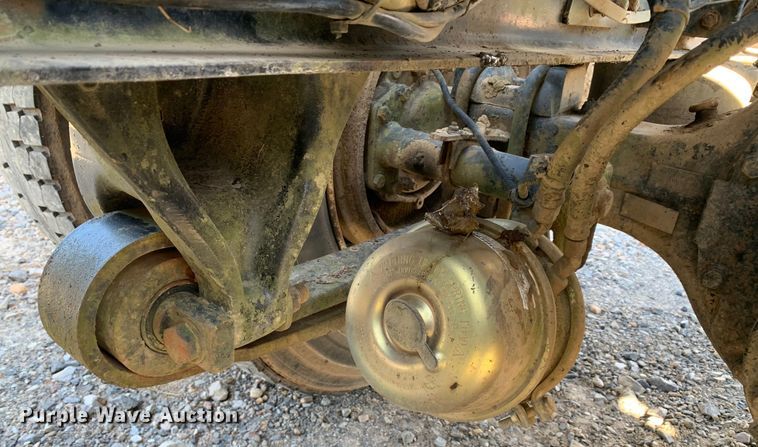 image for item MM9771 1999 Freightliner FL112  semi truck