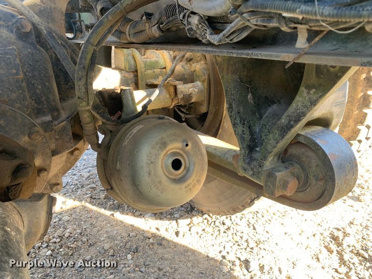 image for item MM9771 1999 Freightliner FL112  semi truck