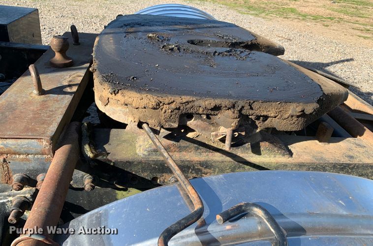 image for item MM9771 1999 Freightliner FL112  semi truck