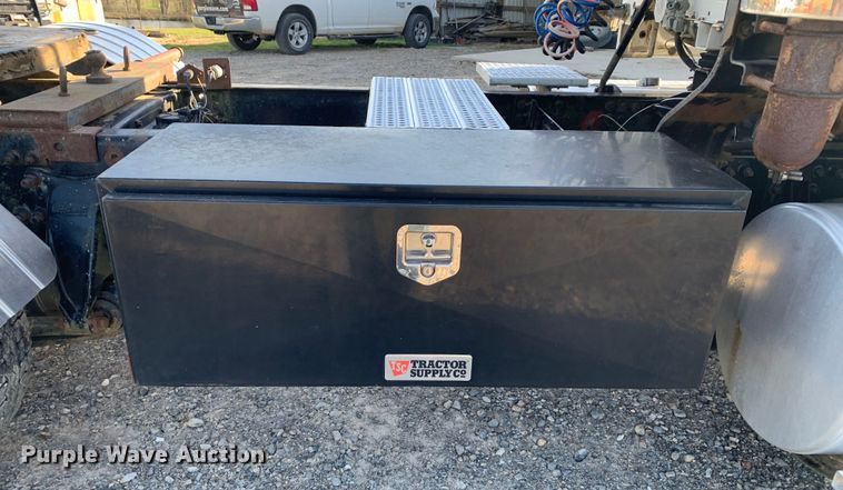 image for item MM9771 1999 Freightliner FL112  semi truck