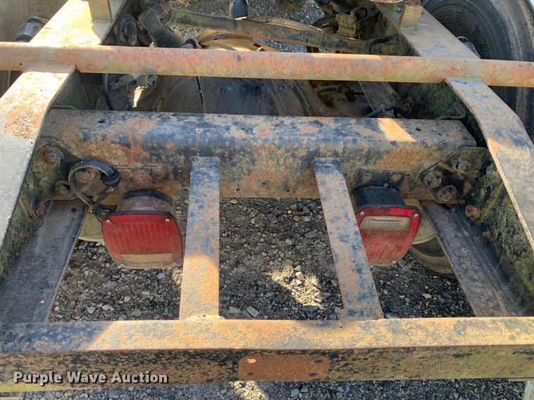 image for item MM9771 1999 Freightliner FL112  semi truck