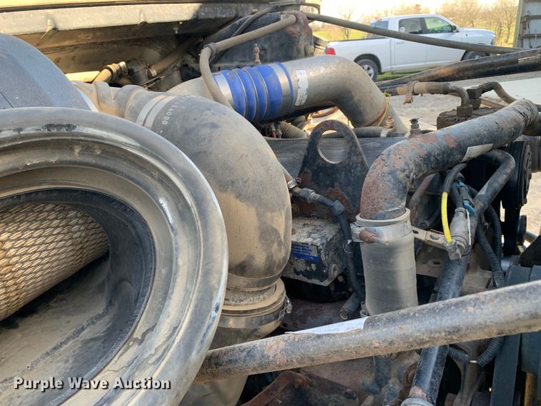 image for item MM9771 1999 Freightliner FL112  semi truck