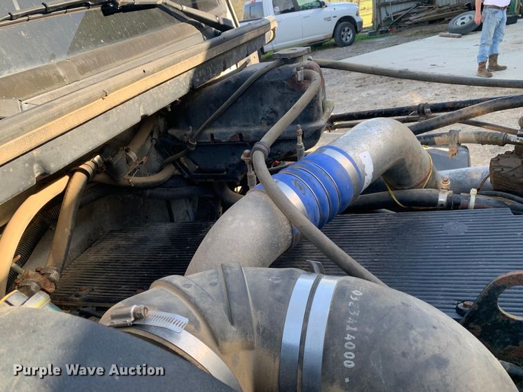 image for item MM9771 1999 Freightliner FL112  semi truck