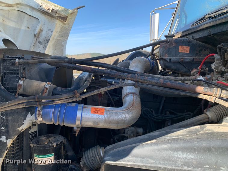 image for item MM9771 1999 Freightliner FL112  semi truck