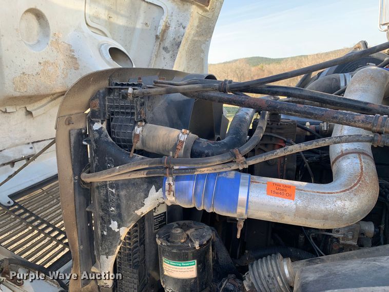 image for item MM9771 1999 Freightliner FL112  semi truck