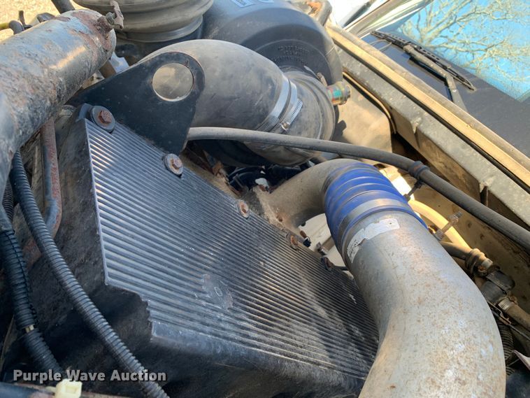 image for item MM9771 1999 Freightliner FL112  semi truck