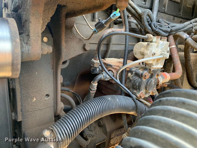 image for item MM9771 1999 Freightliner FL112  semi truck