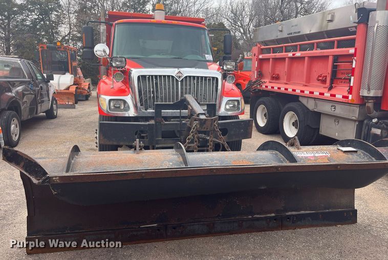 image for item DG5377 2007 International 7400  dump truck