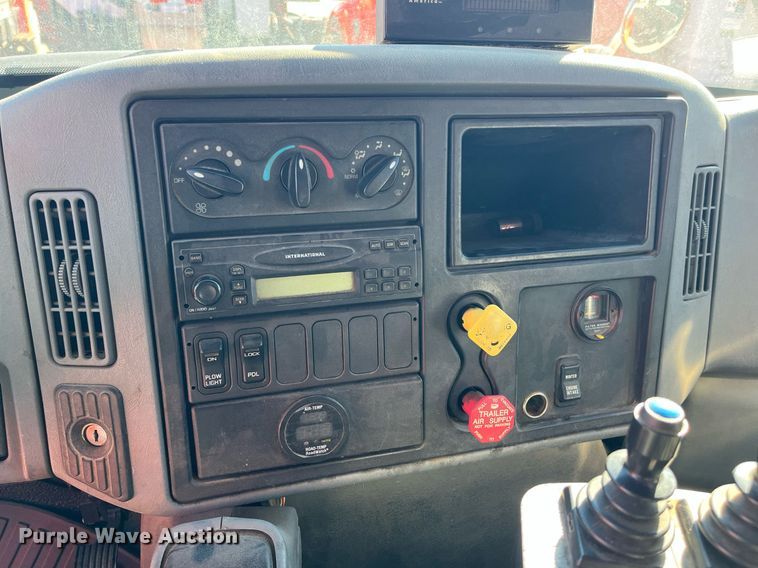 image for item DG5377 2007 International 7400  dump truck