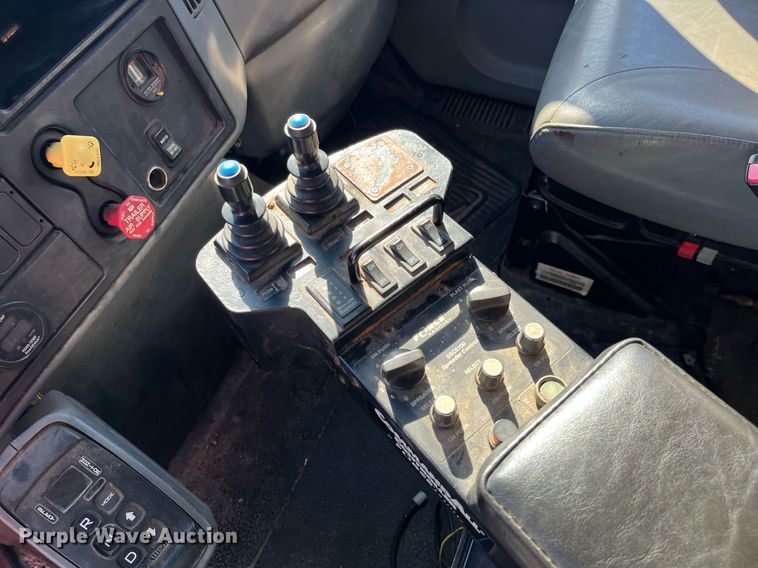 image for item DG5377 2007 International 7400  dump truck