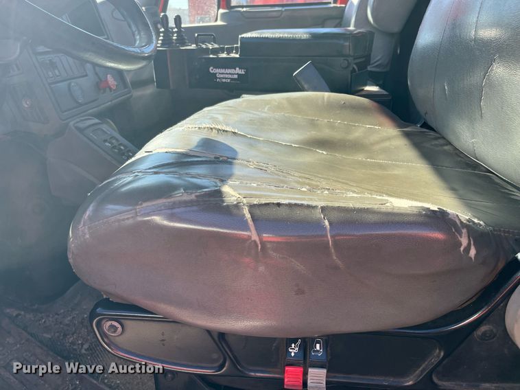 image for item DG5377 2007 International 7400  dump truck