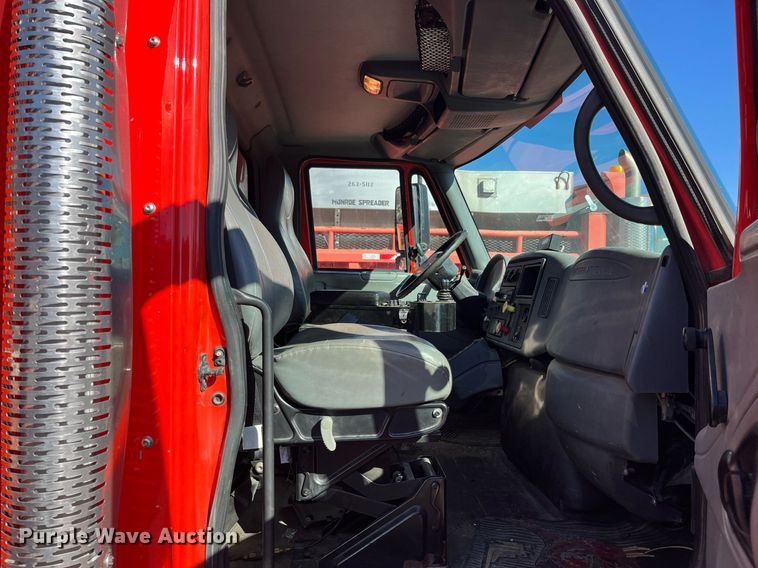 image for item DG5377 2007 International 7400  dump truck