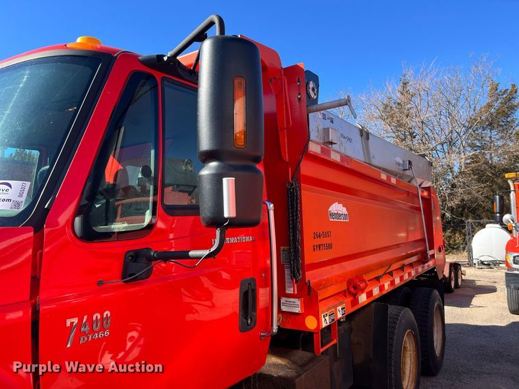 image for item DG5377 2007 International 7400  dump truck