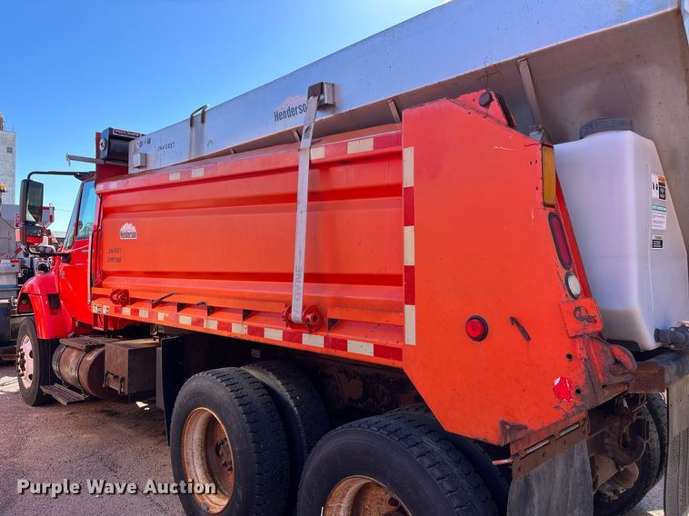 image for item DG5377 2007 International 7400  dump truck