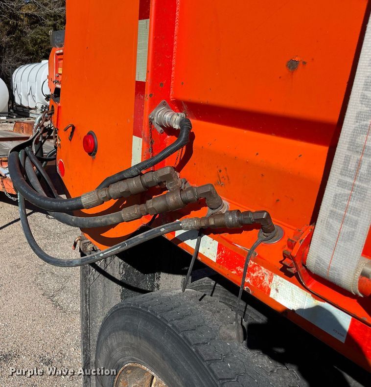 image for item DG5377 2007 International 7400  dump truck