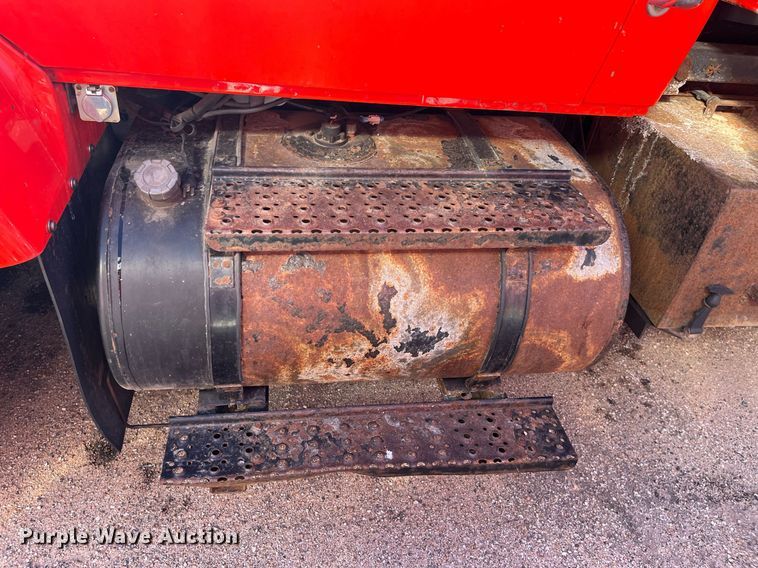 image for item DG5377 2007 International 7400  dump truck