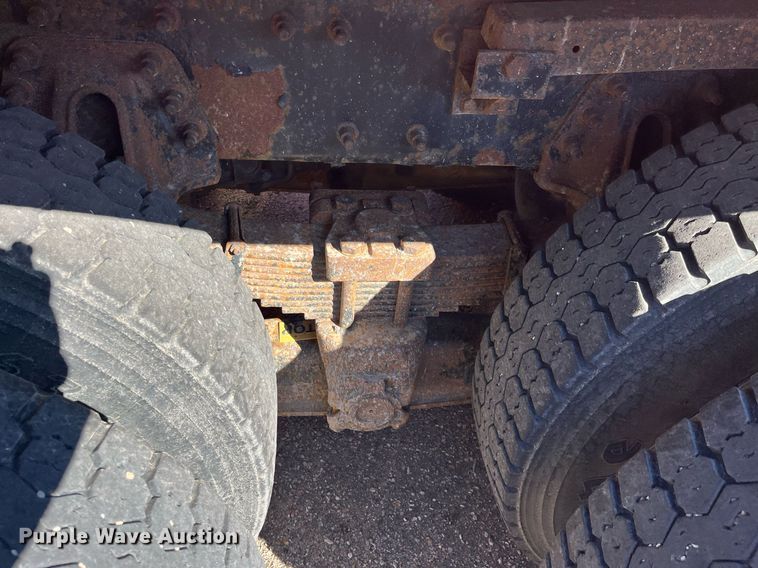 image for item DG5377 2007 International 7400  dump truck