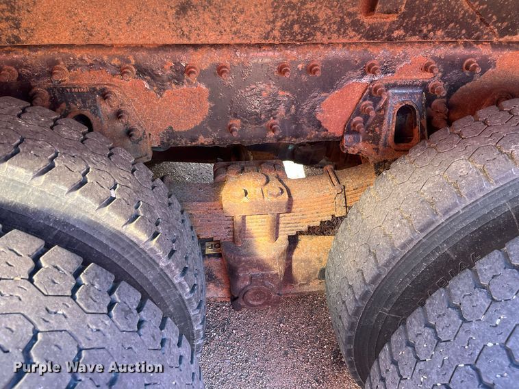 image for item DG5377 2007 International 7400  dump truck