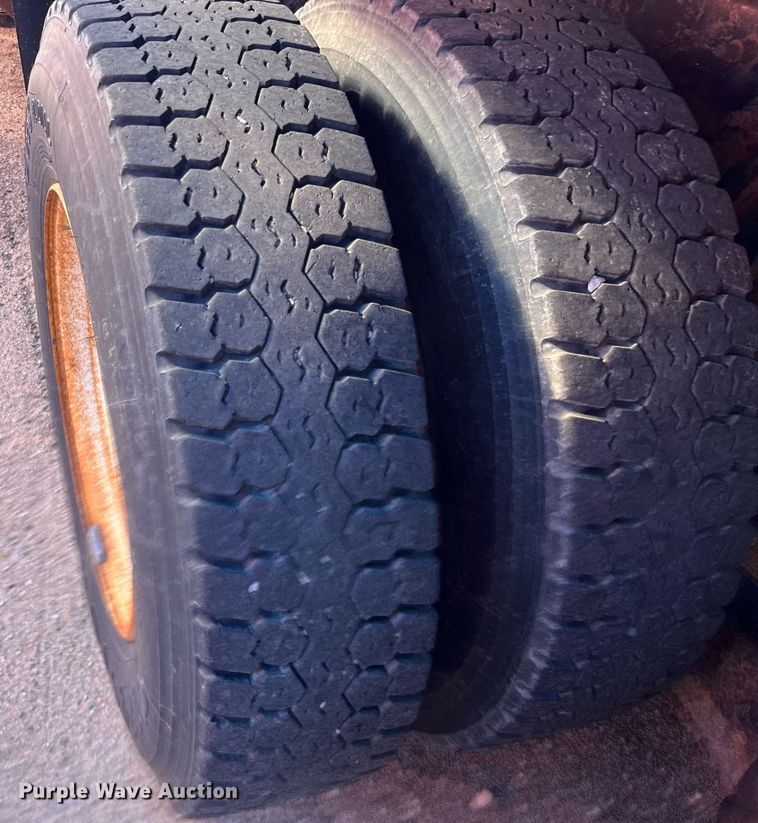 image for item DG5377 2007 International 7400  dump truck