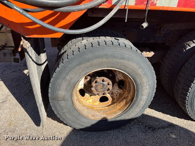 image for item DG5377 2007 International 7400  dump truck