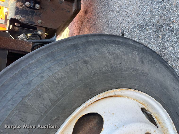 image for item DG5377 2007 International 7400  dump truck