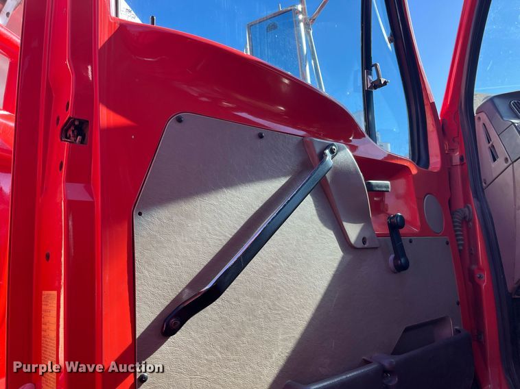 image for item DG5378 2005 Sterling LT7500  dump truck